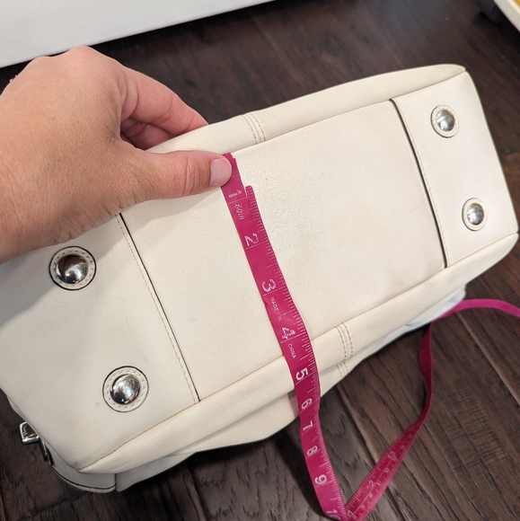 COACH East West Gallery Pleated Cream Leather Shoulder Tote Handbag - Picture 13 of 15